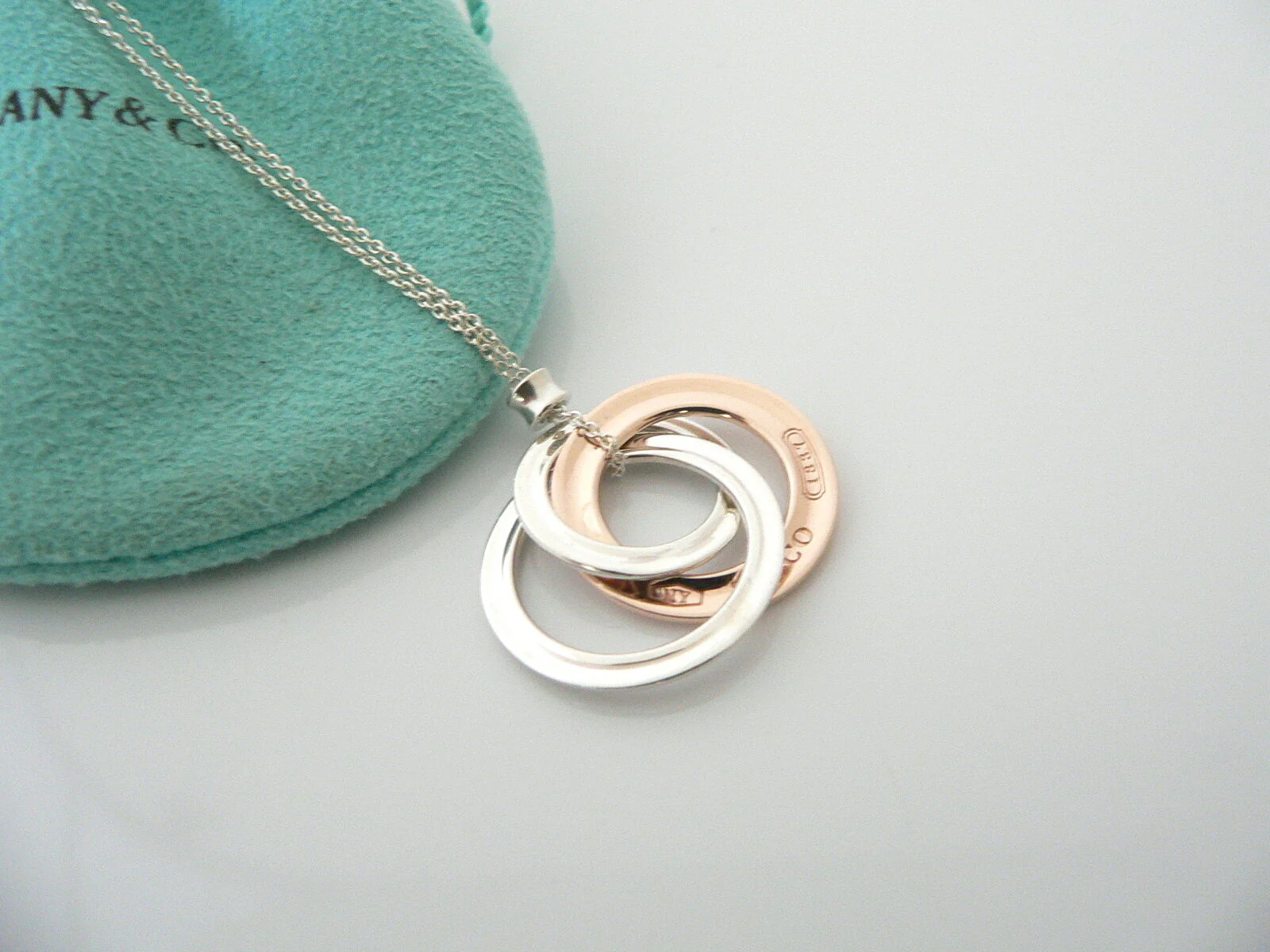 Tiffany & Co Interlocking Circles Necklace Pendant 17 Inch Silver Rubedo Metal