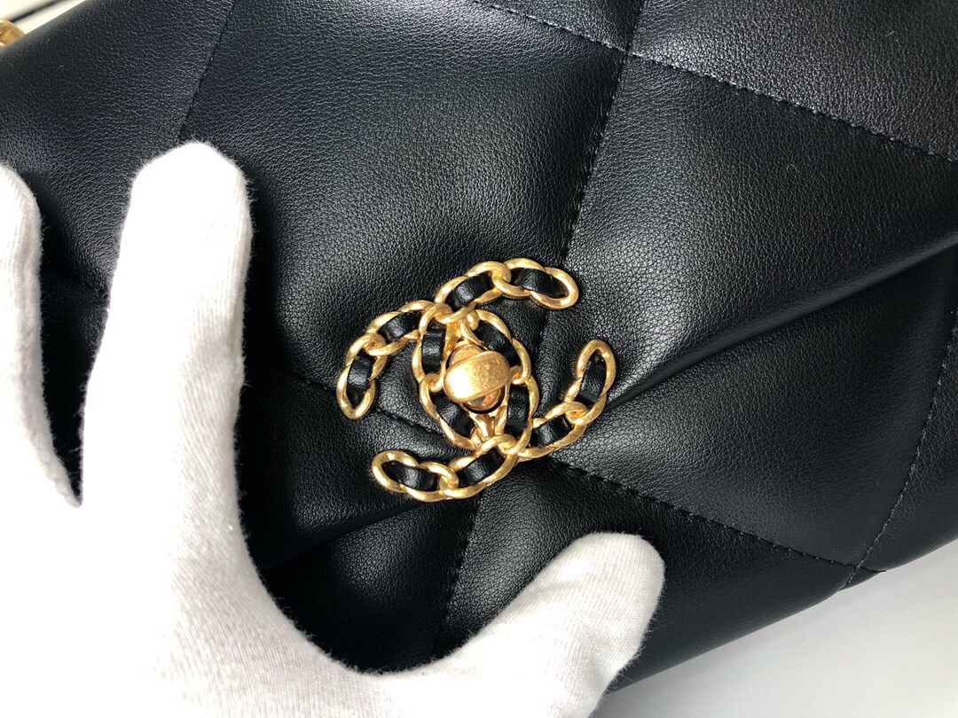 Chanel Lambskin Quilted Medium19 Flap Shoulder Bag Handbag