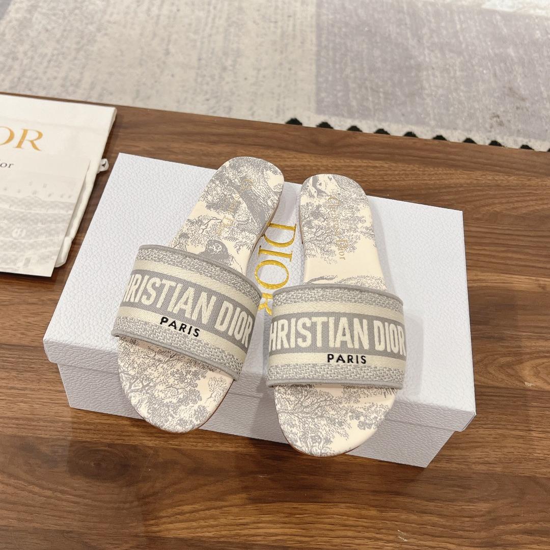 Dior DWAY Slide Slipper Sandals (Replica)