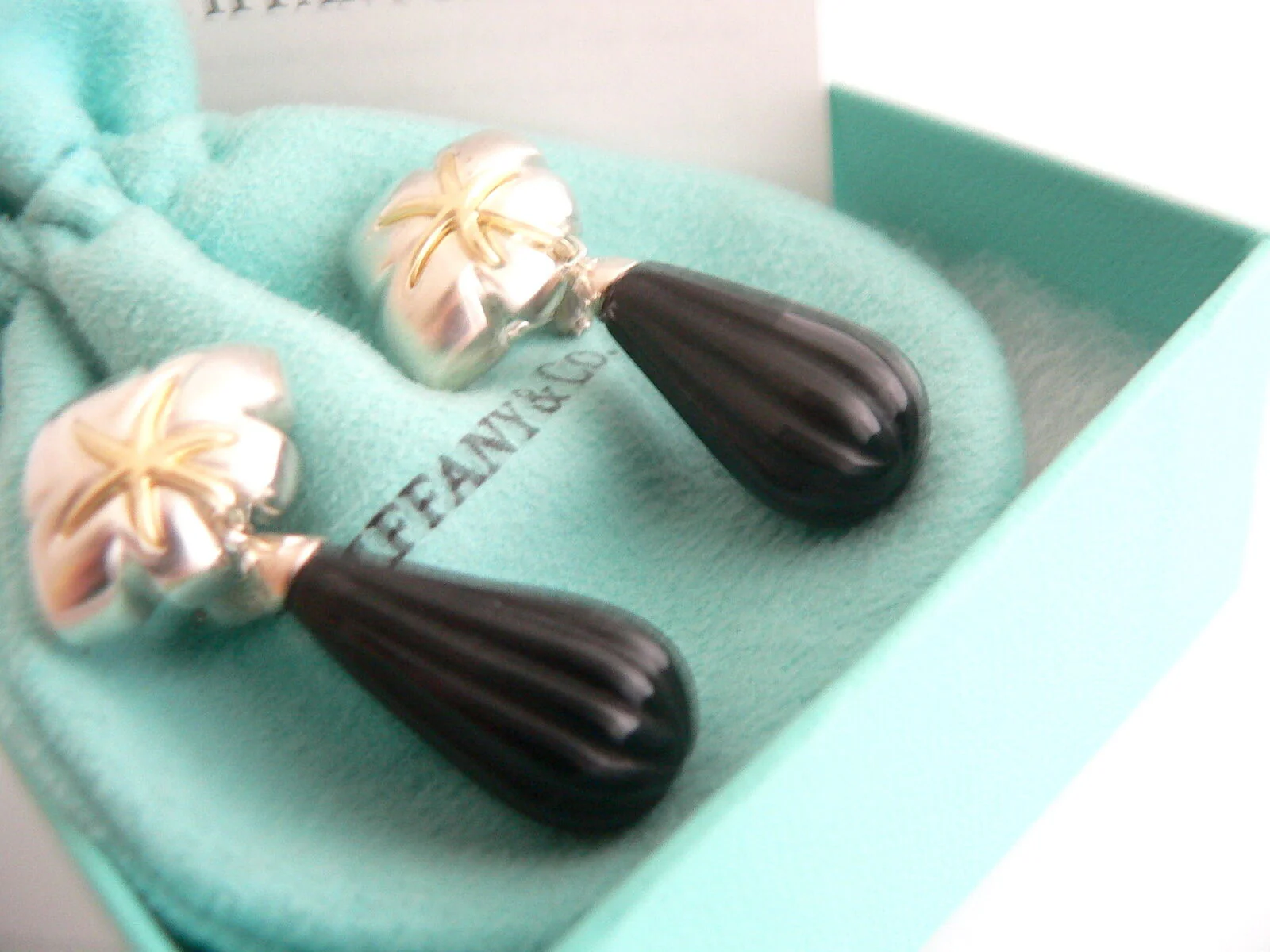 Tiffany & Co Silver 18K Gold Onyx Dangle Dangling Earrings Starfish Gift Pouch