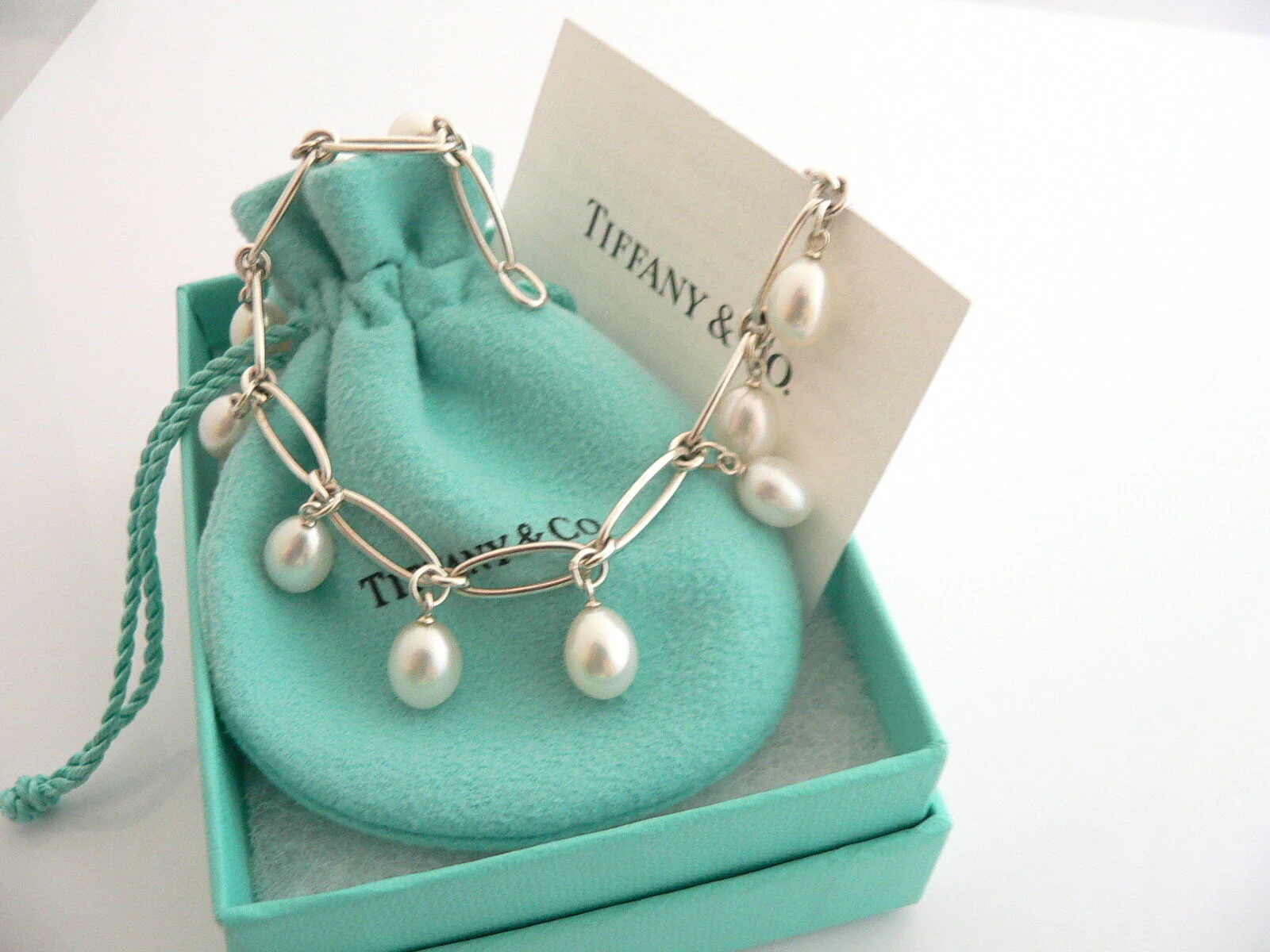 Tiffany & Co Pearl Bracelet Bangle Oval Chain Love Gift Pouch Silver Box Classic