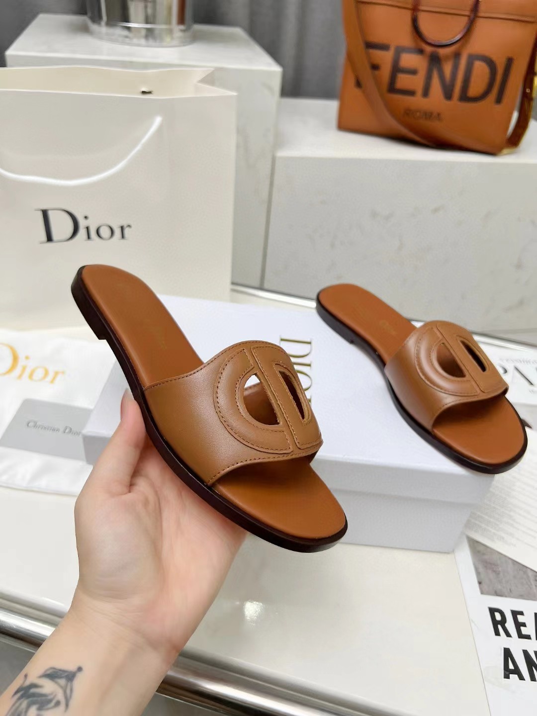 Dior CD Slide Slipper Sandals (Replica)
