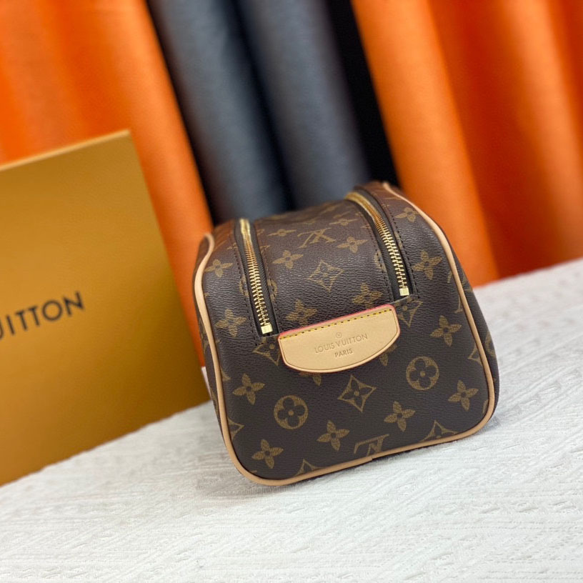 Louis Vuitton LV  Cosmetics Pouch Toiletry Bag Leather Handbag  Shoulder Bag(Replica)