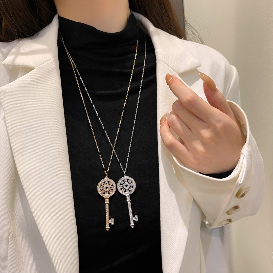 Fake Tiffany Petals Key Pendant