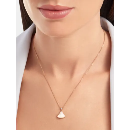 BVLGARI DIVAS' DREAM NECKLACE, Rose Gold