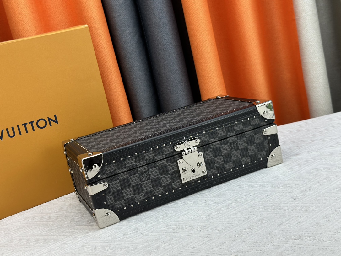 Louis Vuitton M4700B M47641 Shoulder Bag Handbag