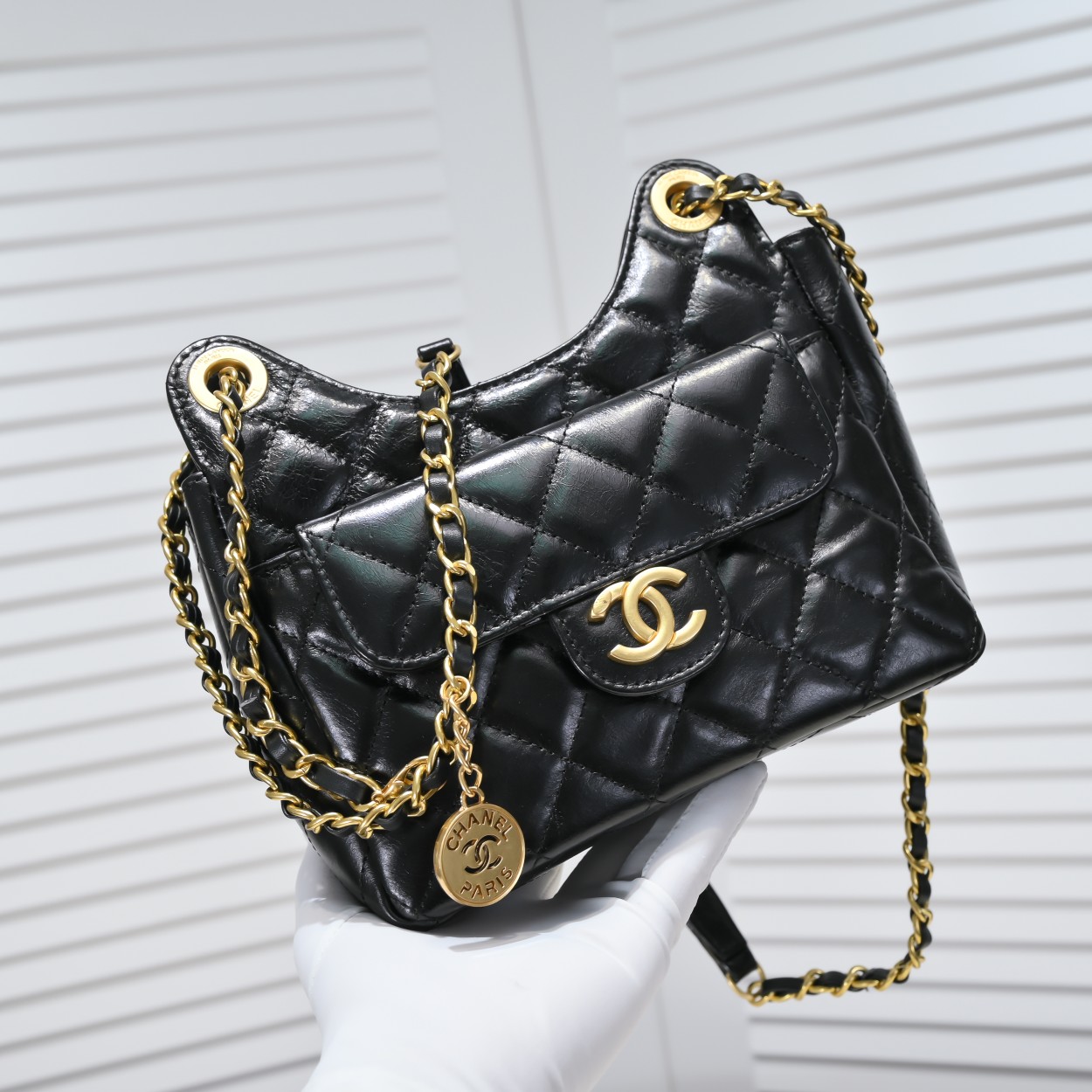 Chanel 22P Hobo Shiny Crumpled Calfskin Small Shoulder Bag Handbag