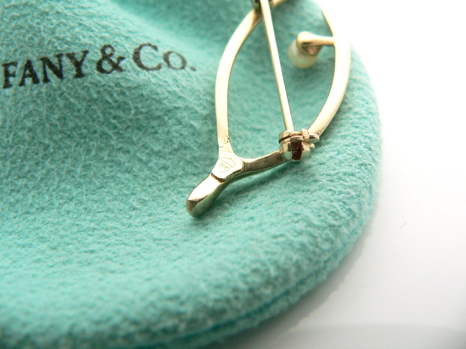 Tiffany & Co 14K Yellow Gold Pearl Pin Brooch Wishbone Wish Bone Love Gift Lucky