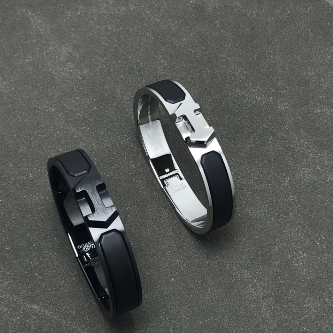 Hermes black arrow bracelet, enamel bracelet