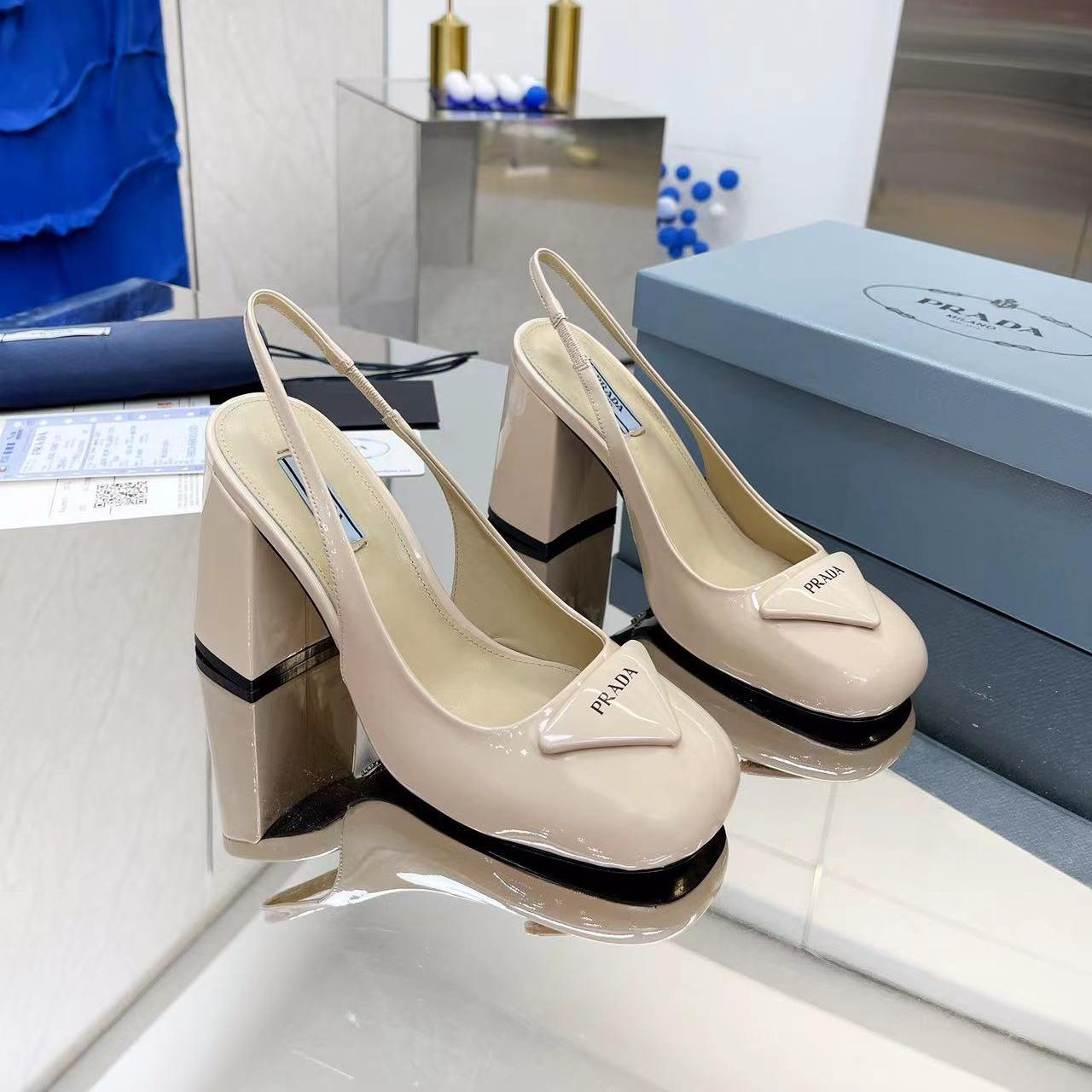 Prada  Patent Leather Chunky Heel  Sandals Slide (Replica)