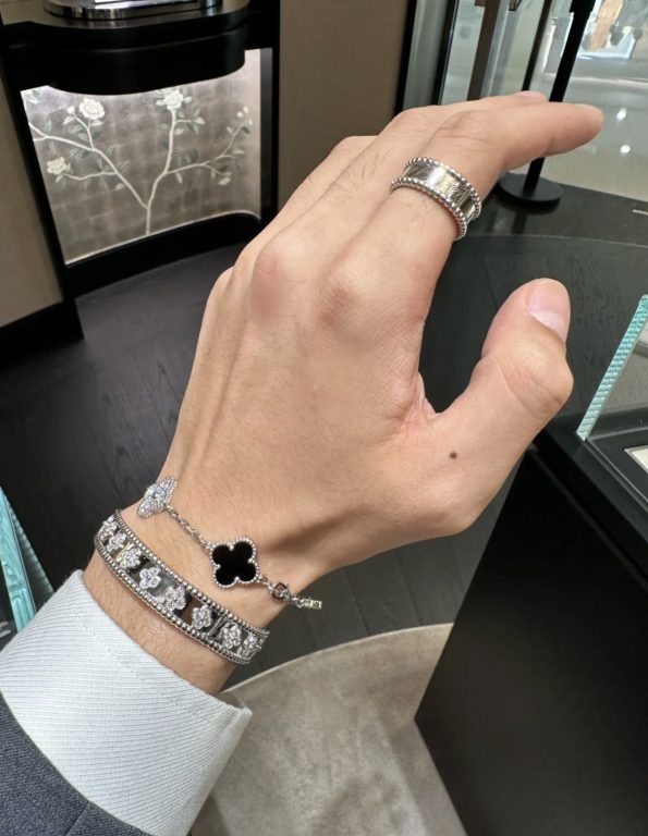 Van Cleef Bracelet Dupe, Black Clover Bracelet, Diamonds