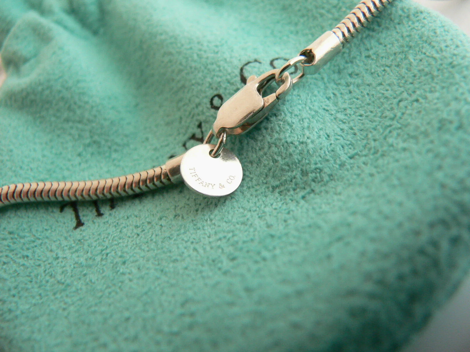 Tiffany & Co Onyx Star Necklace 18K Gold Silver Pendant Snake Chain Gift Pouch