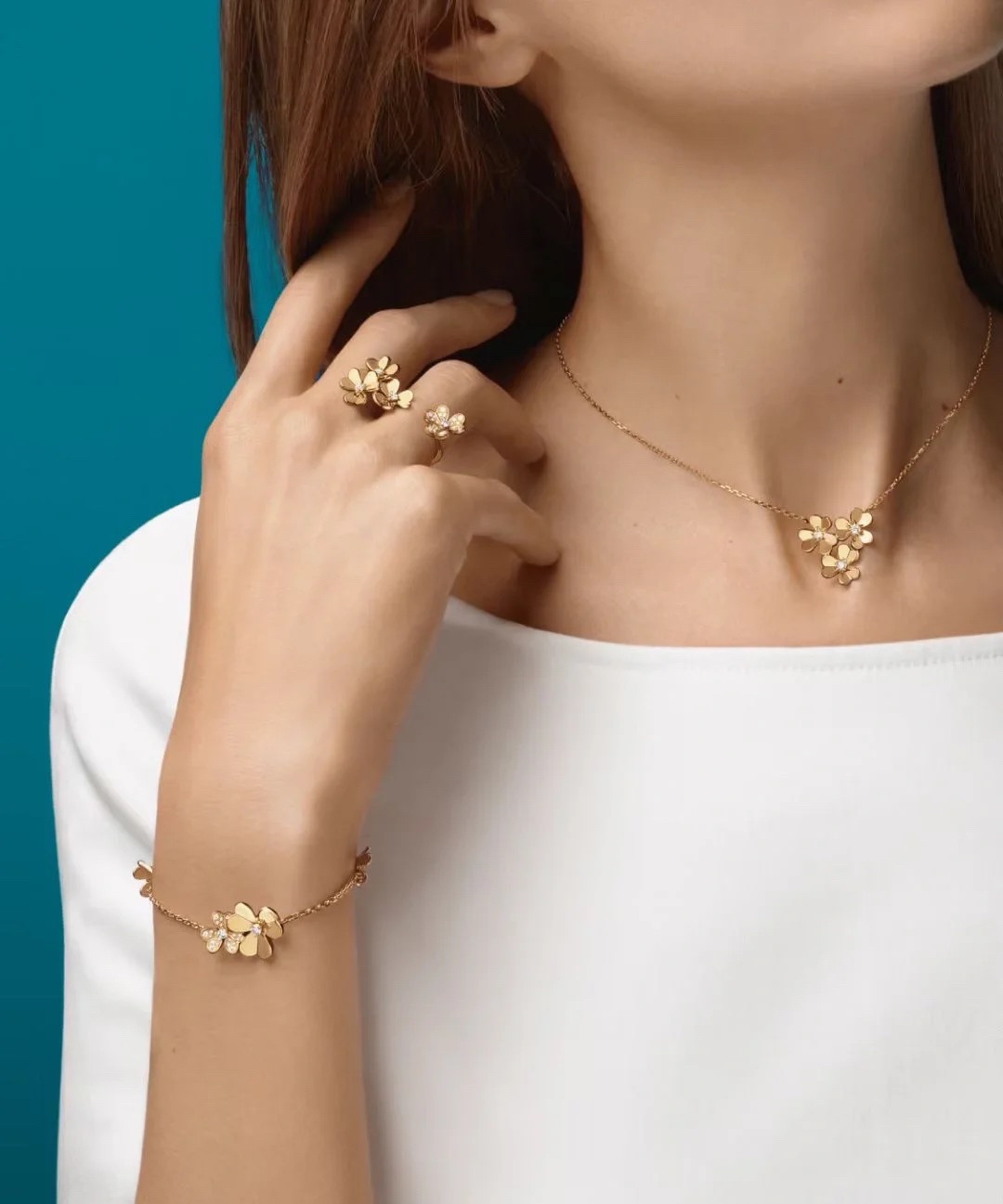 Van Cleef & Arpels Frivole pendant, 3 flowers, mini model