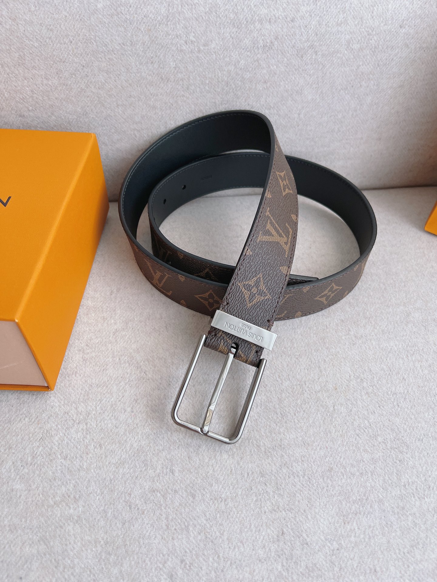 Louis Vuitton LV Leather Belts 1:1 Mirror Version