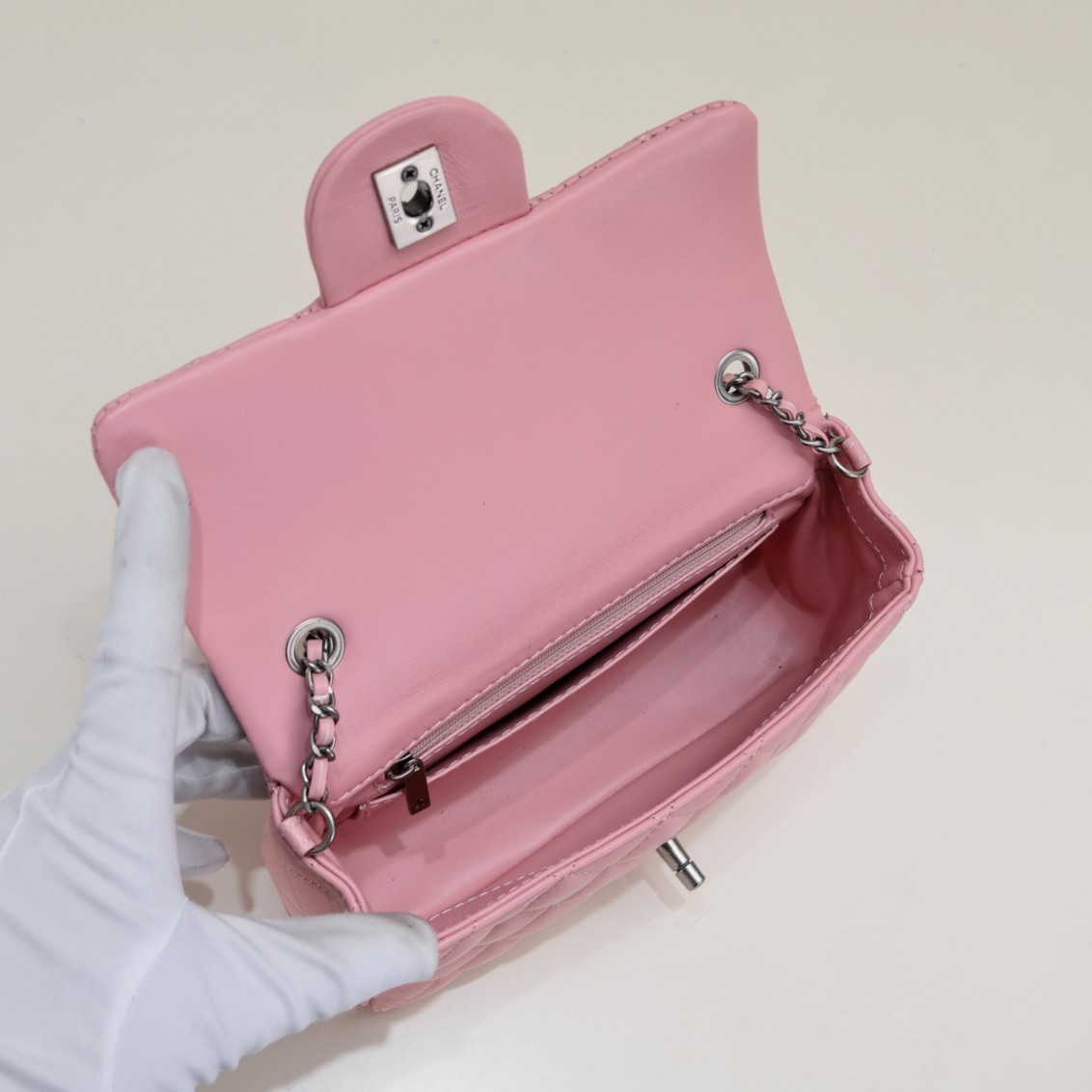 Chanel Cross Body Metal Ball Chain Shoulder Bag Handbag