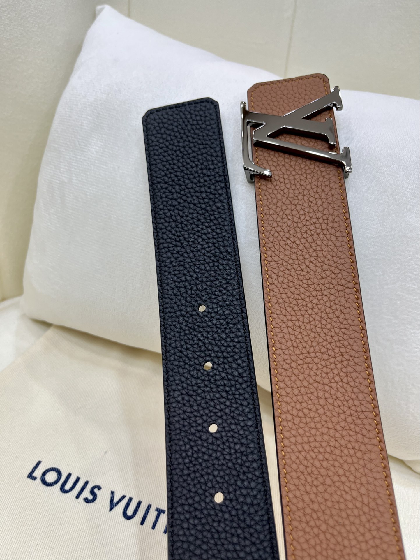 Louis Vuitton LV Leather Belts 1:1 Mirror Version
