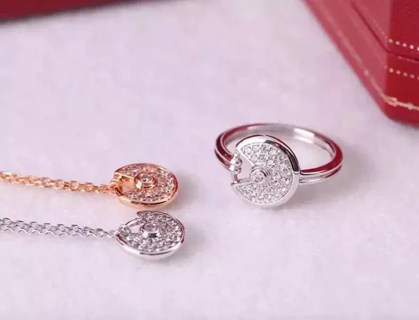 Amulette de Cartier Diamond Ring in Yellow Gold, White Gold and Pink Gold