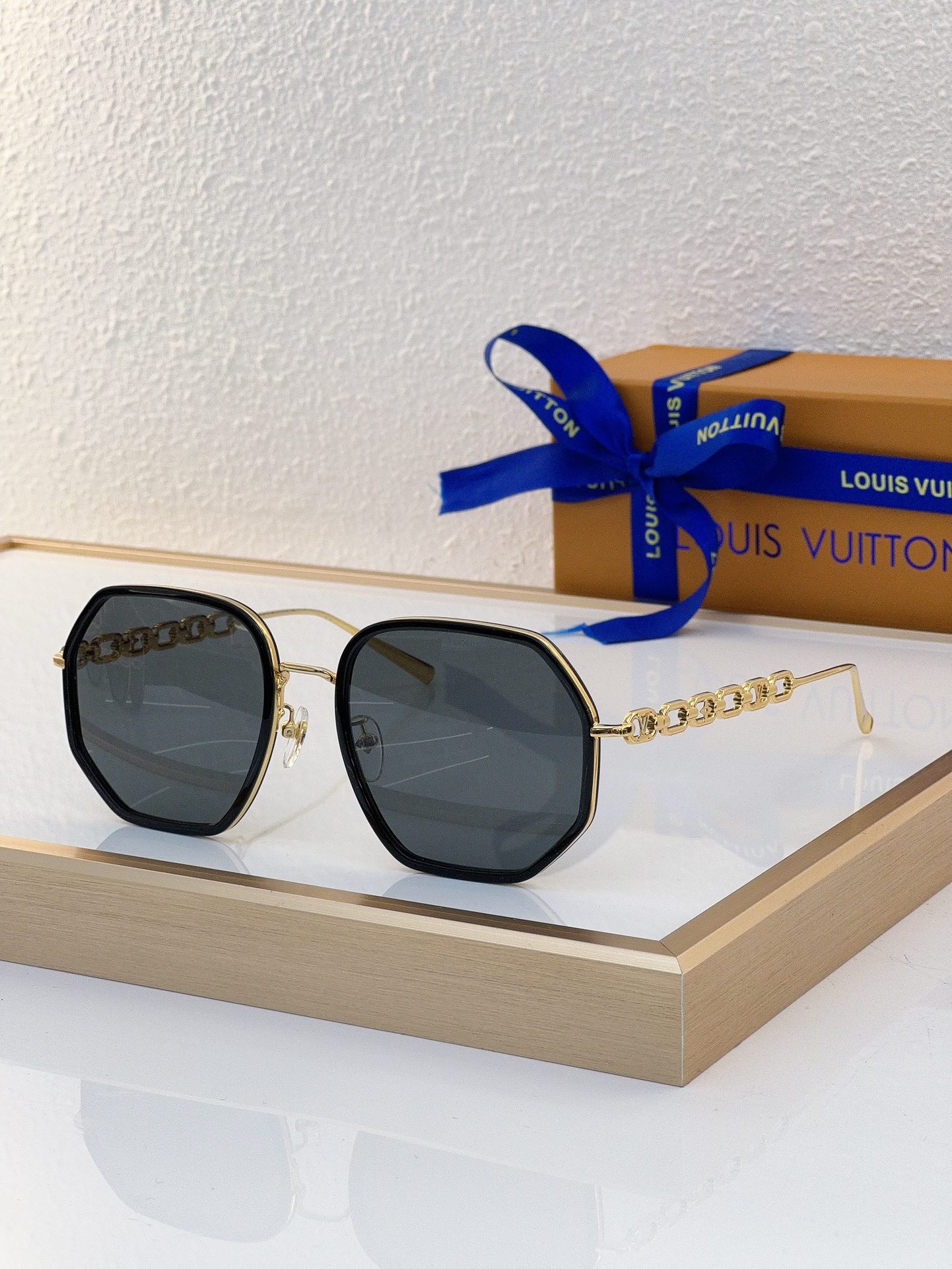 Louis Vuitton LV Sunglasses