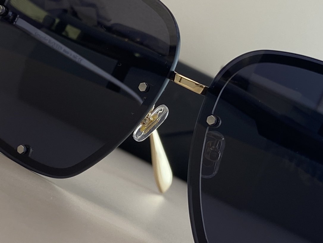 Alexander McQueen Sunglasses