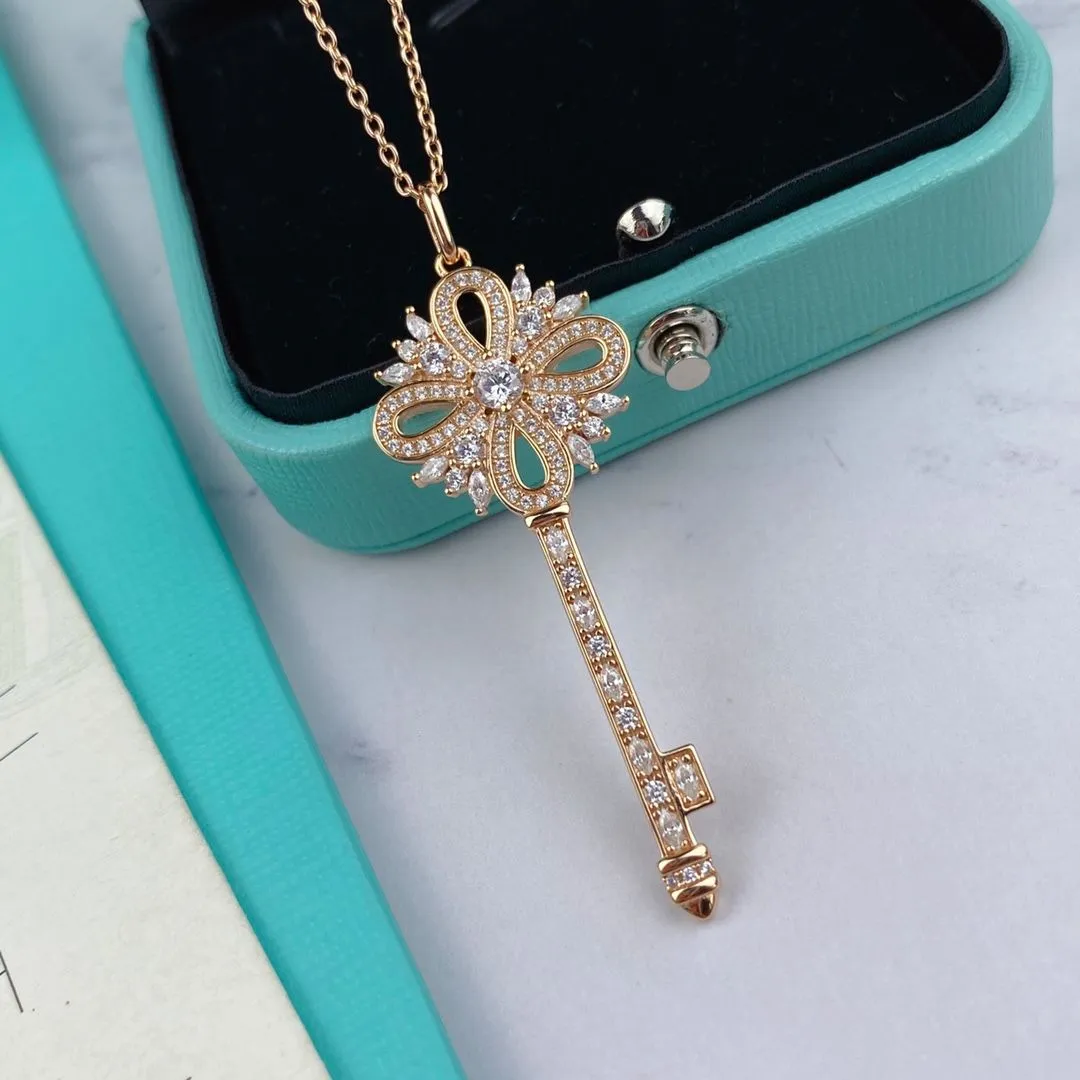 New Style Tiffany Victoria Key Pendant White Gold Diamonds Necklace For Ladies Silver/ Yellow Gold