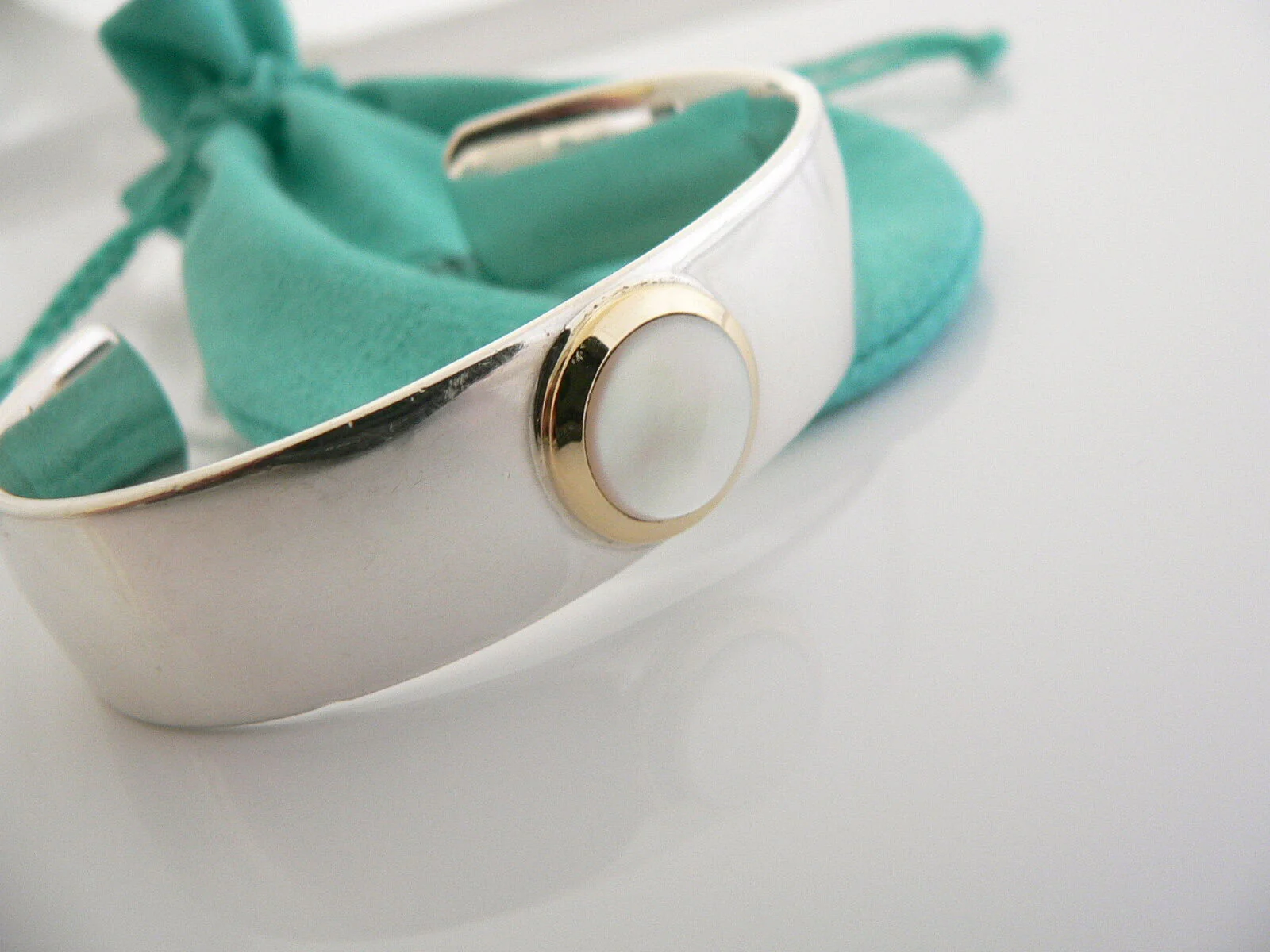 Tiffany & Co Silver 18K Pearl Bracelet Gold MOP Cuff Bangle Love Gift Pouch Art