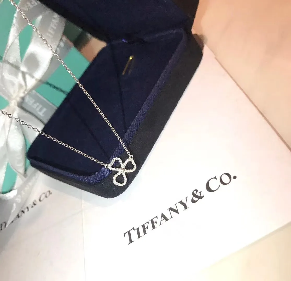 Tiffany & Co Elegant Style Paper Flowers Three Leaf Clover Open Flower Pendant Womens Diamonds Necklace