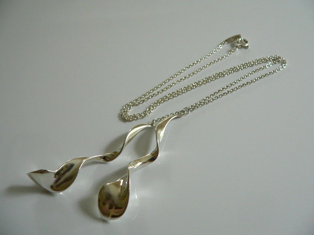 Tiffany & Co Gehry Double Orchid Necklace Dangle Chain Charm Silver Gift Pouch