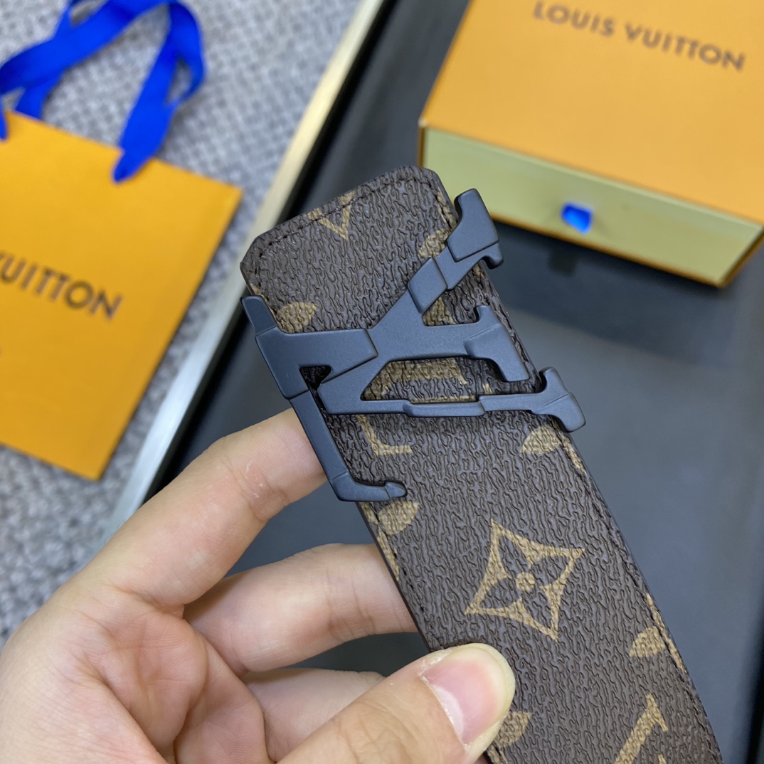 Louis Vuitton LV Leather Belts 1:1 Mirror Version