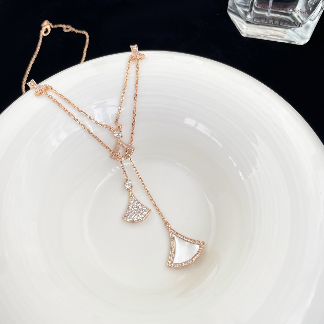 BVLGARI DIVAS' DREAM NECKLACE, Must-have, Rose Gold