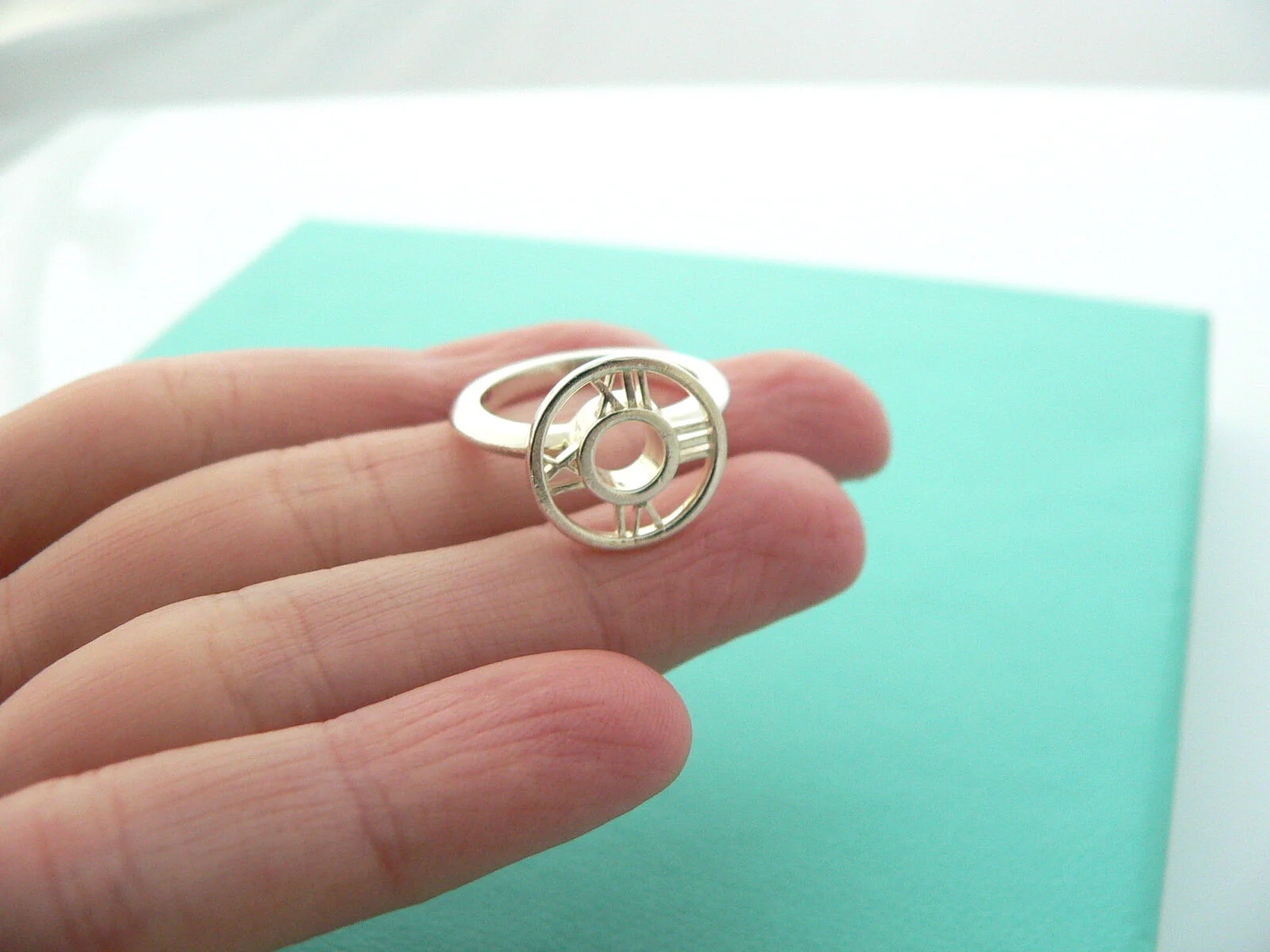 Tiffany & Co Silver Atlas Medallion Round Ring Band Sz 5 Rare Gift Statement