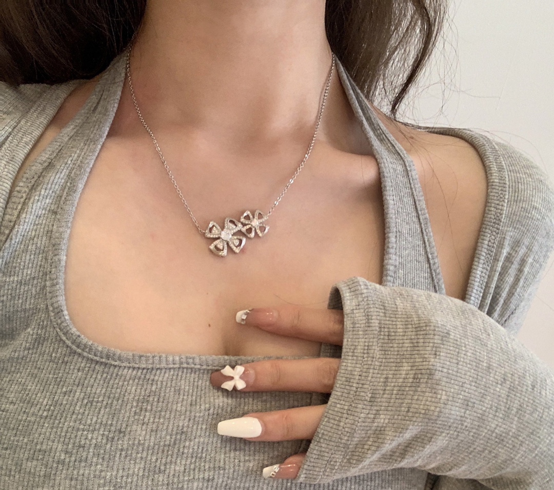 BVLGARI FIOREVER NECKLACE