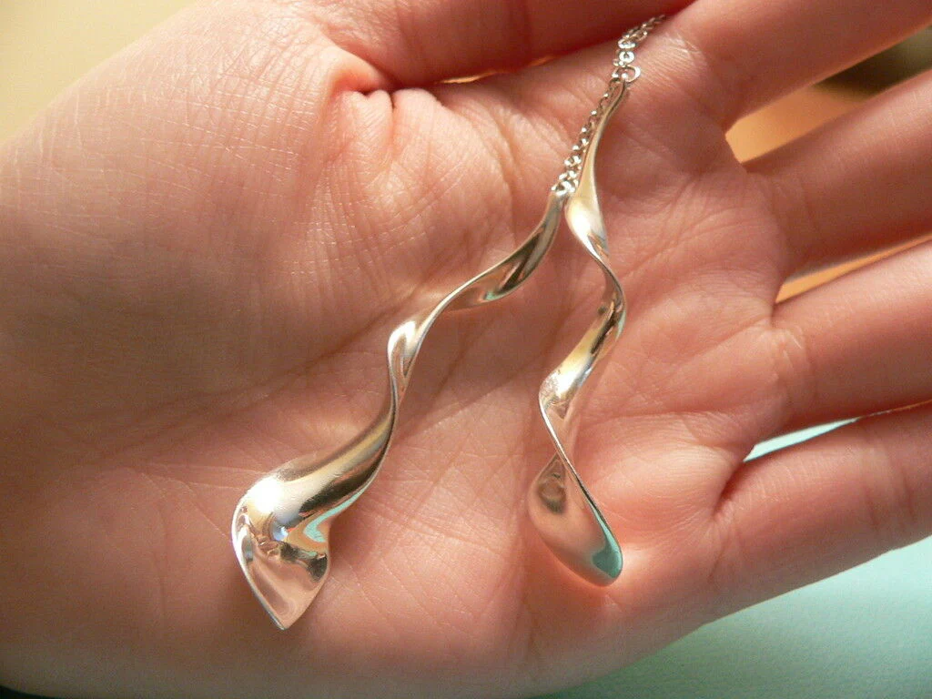 Tiffany & Co Gehry Double Orchid Necklace Dangle Chain Charm Silver Gift Pouch