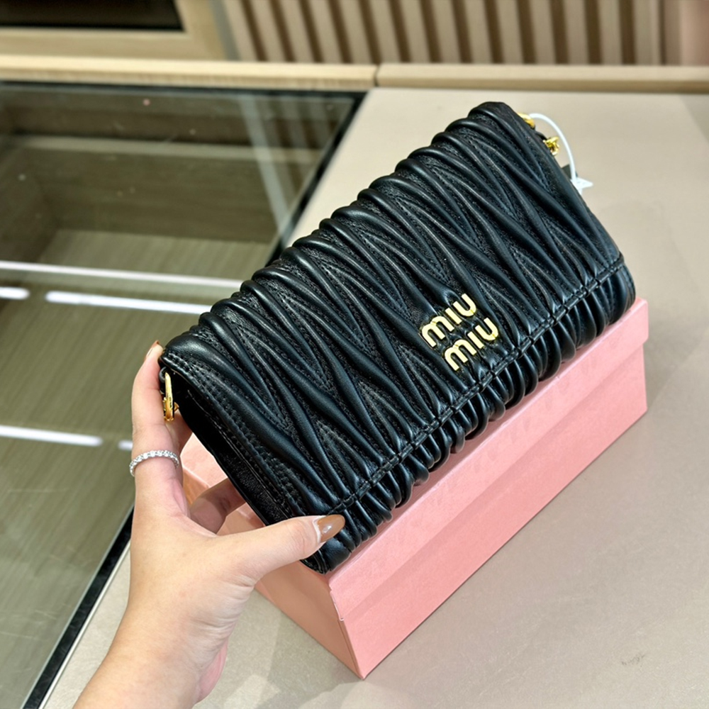 Miumiu Matelasse Leather Shoulder Bag Crossbody Bag（Replica）