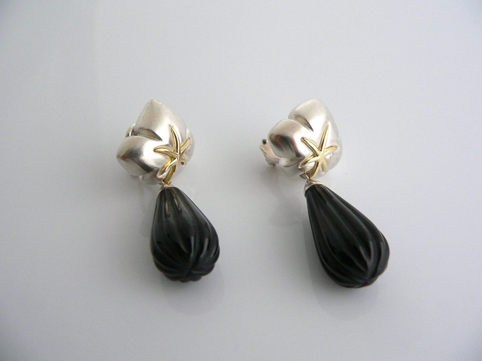 Tiffany & Co Silver 18K Gold Onyx Dangle Dangling Earrings Starfish Gift Pouch