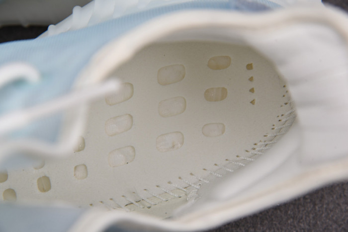 Yeezy Boost 350 V2 Mono Ice GW2869