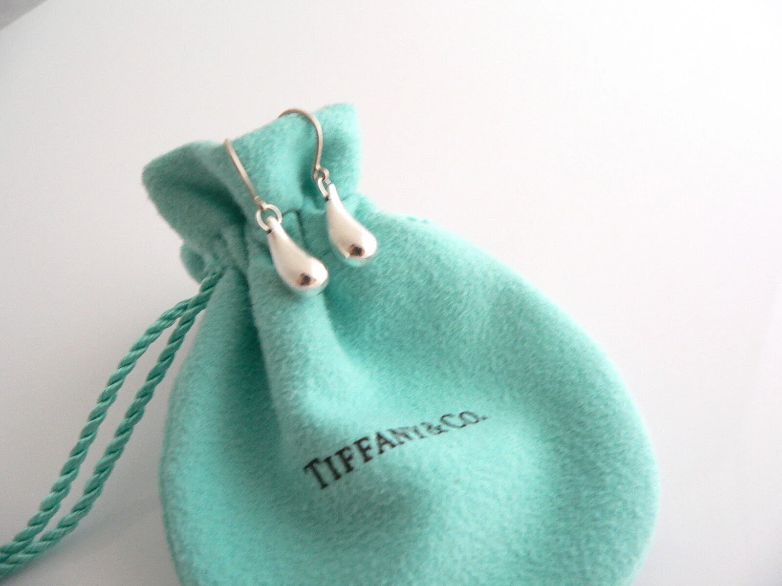 Tiffany & Co Silver Peretti Tear Teardrop Dangle Dangling Earrings Gift Pouch