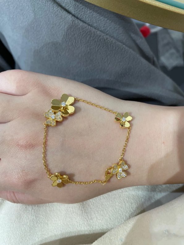 Van Cleef Frivole Bracelet Dupe, in Gold