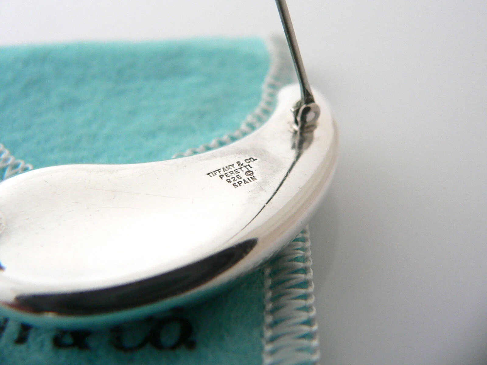 Tiffany & Co Peretti Silver Large Teardrop Tear Drop Pin Brooch Rare Gift Pouch