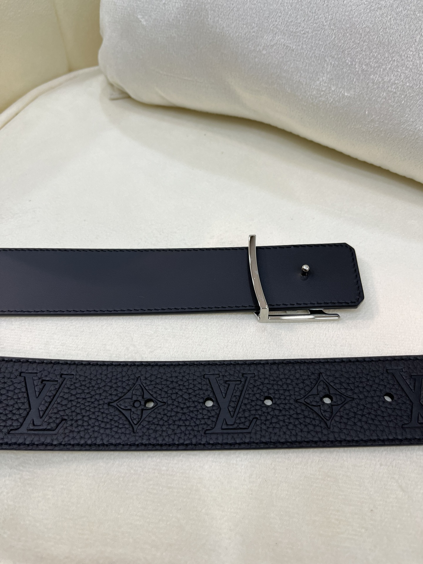 Louis Vuitton LV Leather Belts 1:1 Mirror Version
