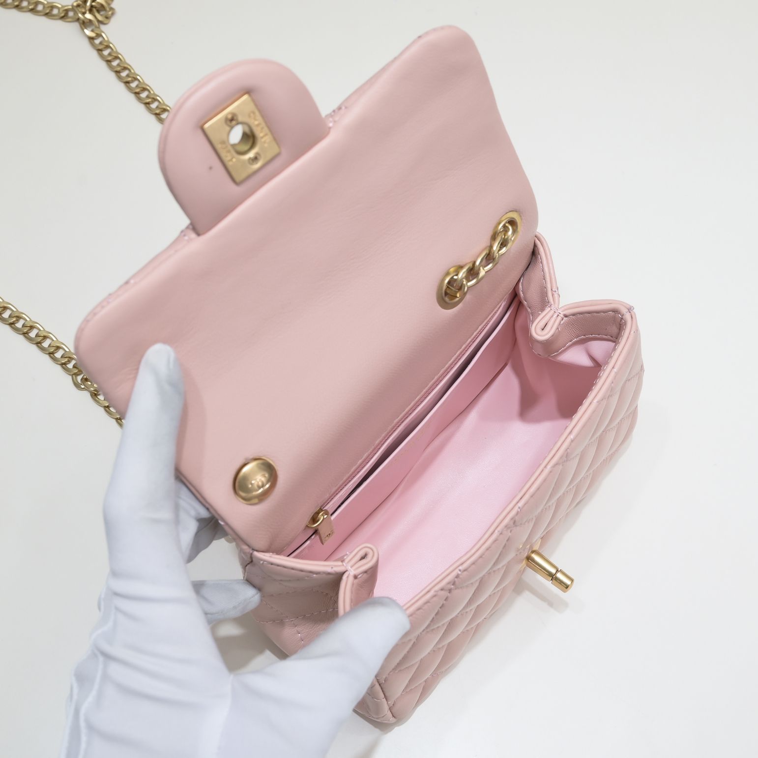 Chanel 23S Camellia Flower Adjustable Buckle Shoulder Bag Handbag