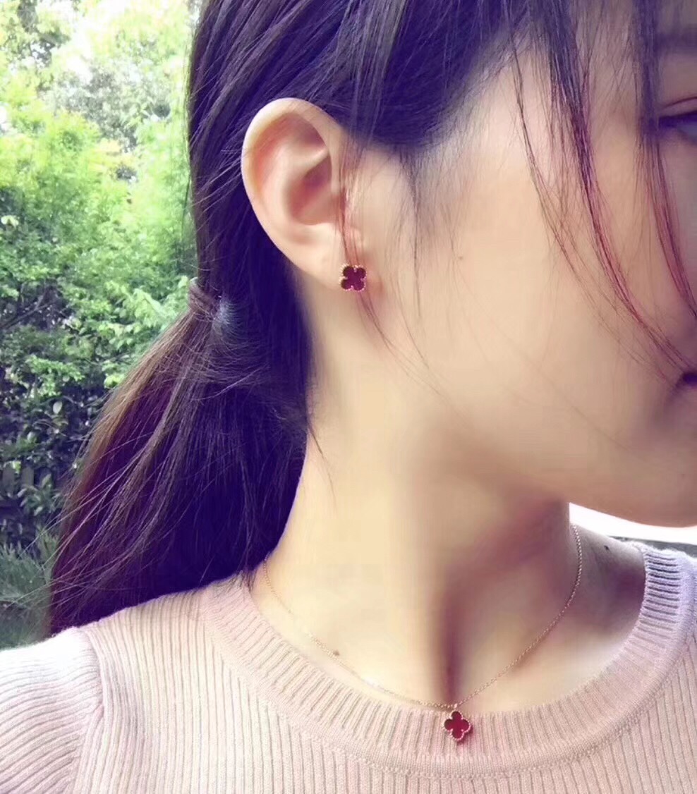 Van Cleef & Arpels Small Clover Earrings, Sweet Alhambra earstuds