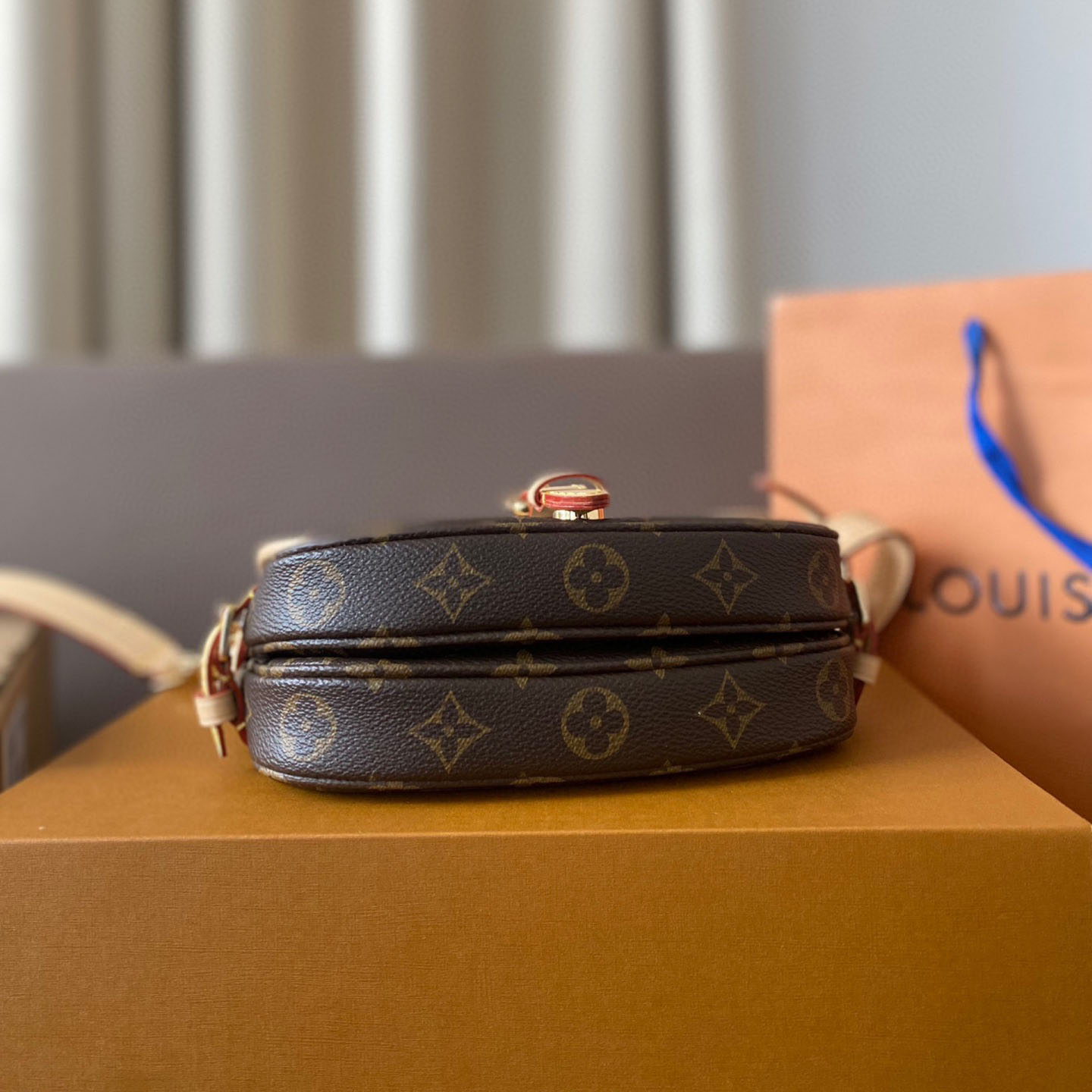 Louis Vuitton LV Saumur BB Shoulder Bag Crossbody Bag(Replica)