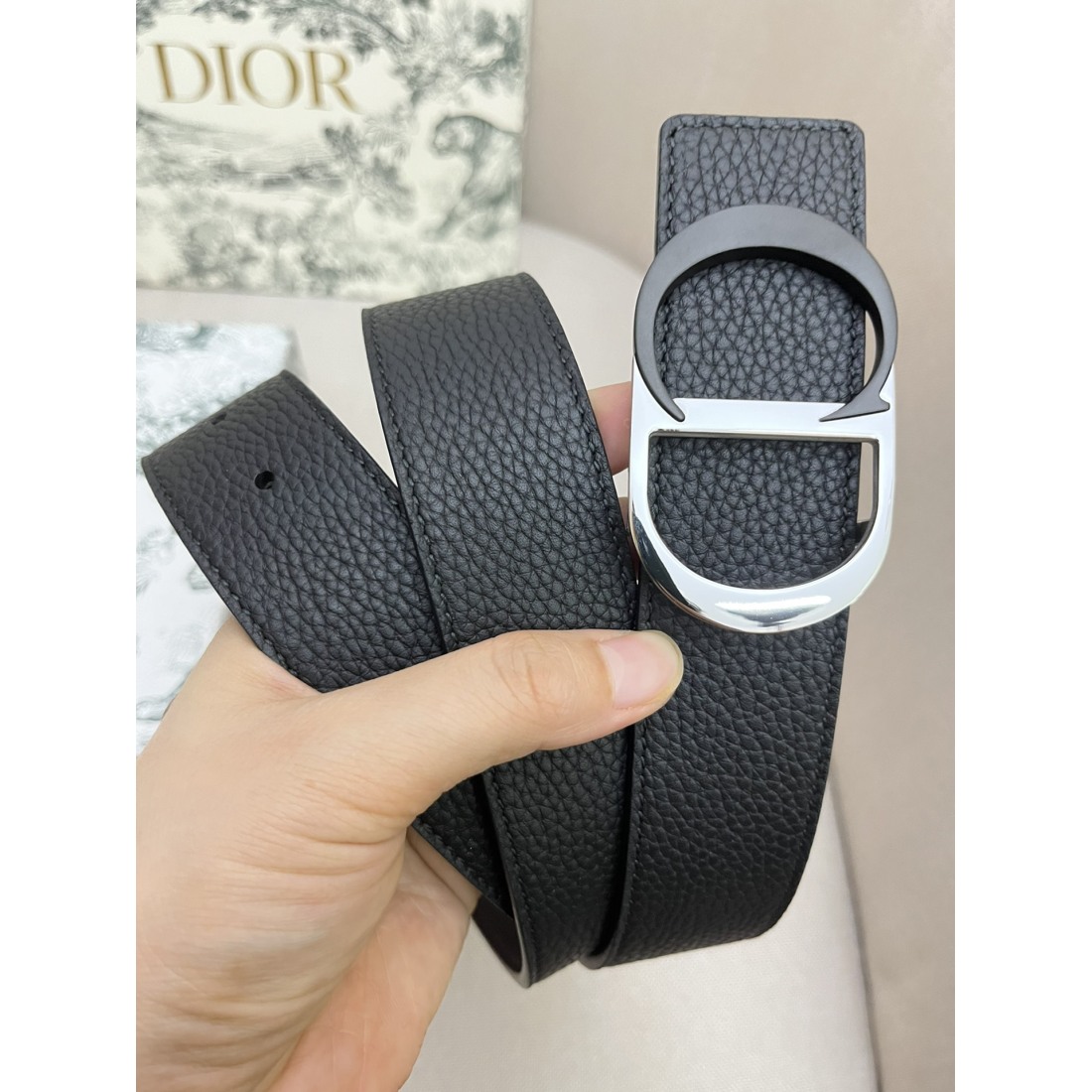 Dior cowhide and bottom leather, palladium plated pure steel buckle 35MM