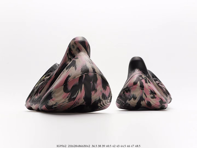 Yeezy Foam Runner MX Carbon IG9562