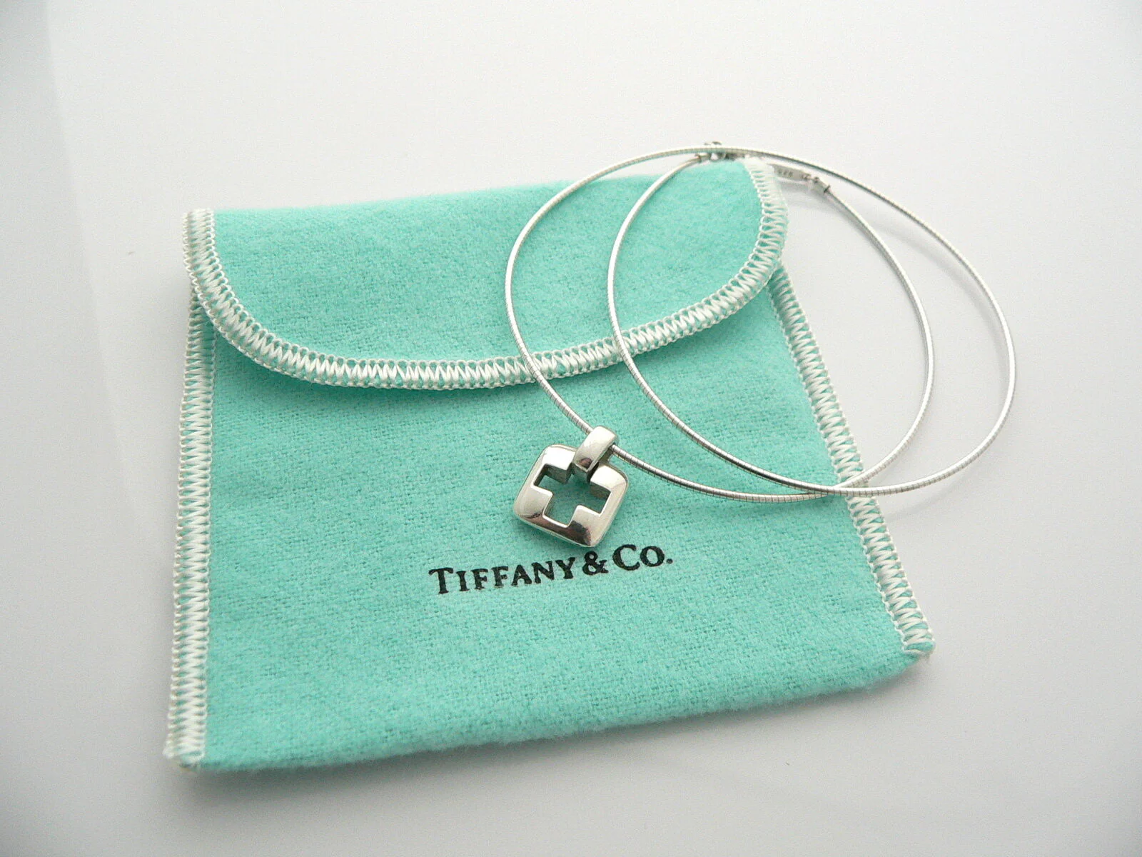 Tiffany & Co Cross Necklace Pendant Charm Chain Silver Love Gift Pouch Crucifix