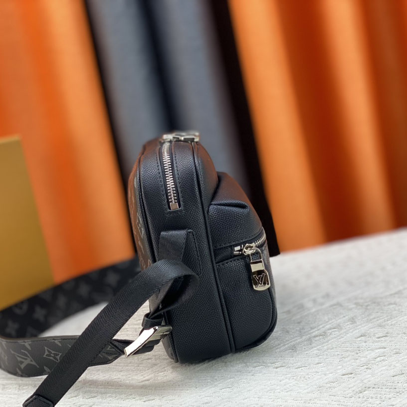 Louis Vuitton LV Outdoor Messenger Bag(Replica)