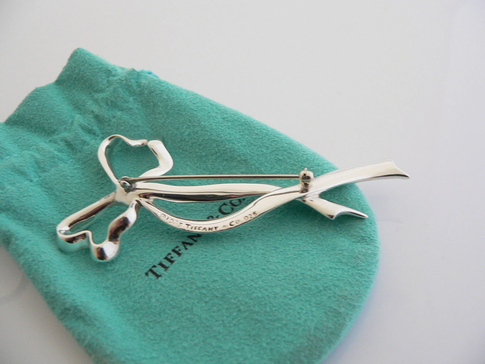 Tiffany & Co Silver Large Ribbon Bow Brooch Pin Rare Love Gift Pouch