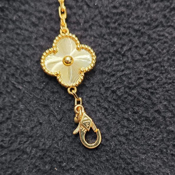 Van Cleef Bracelet Dupe –  Gold Clover Bracelet