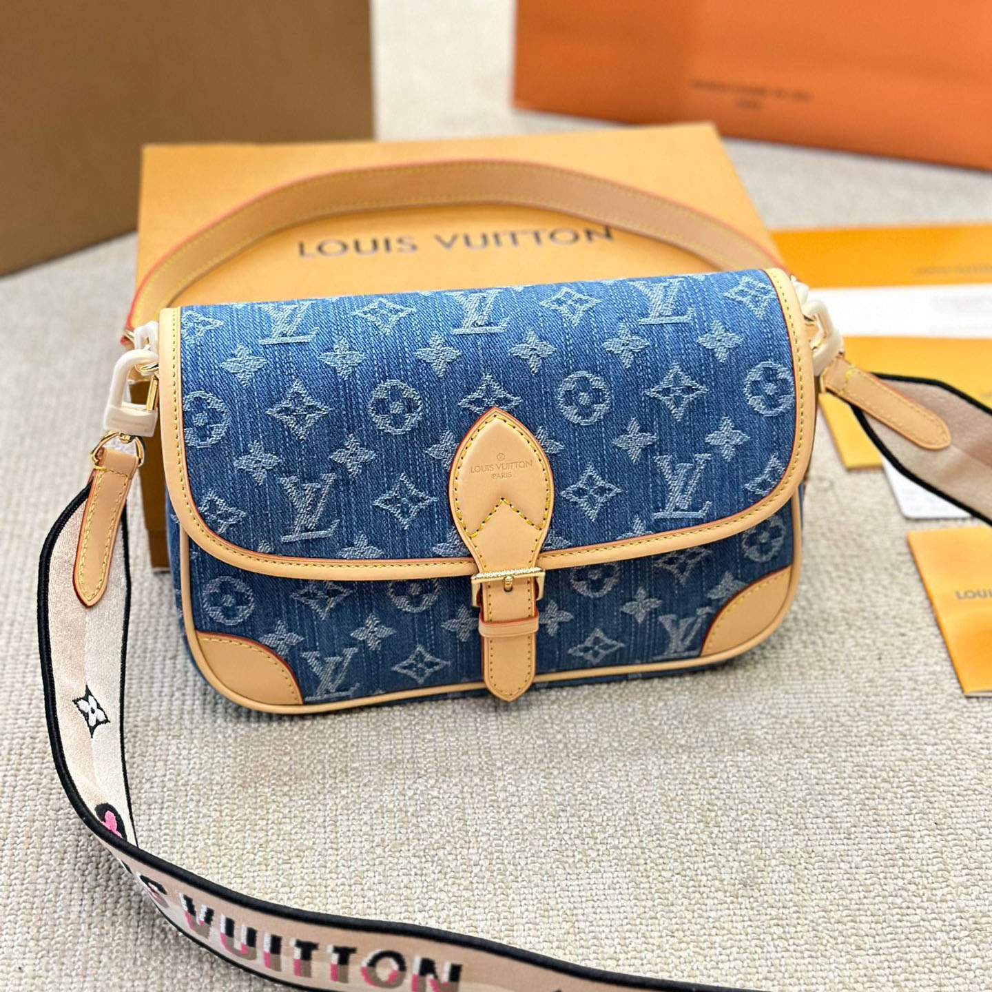 Louis Vuitton LV Diane Denim Shoulder Bag Handbag (Replica)