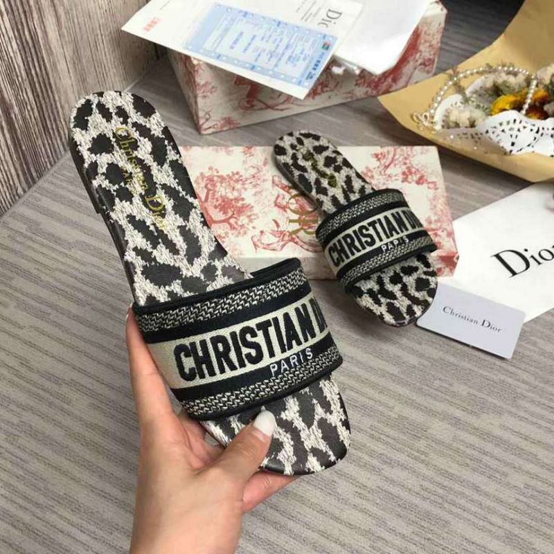 Dior DWAY Slide Slipper Sandals (Replica)